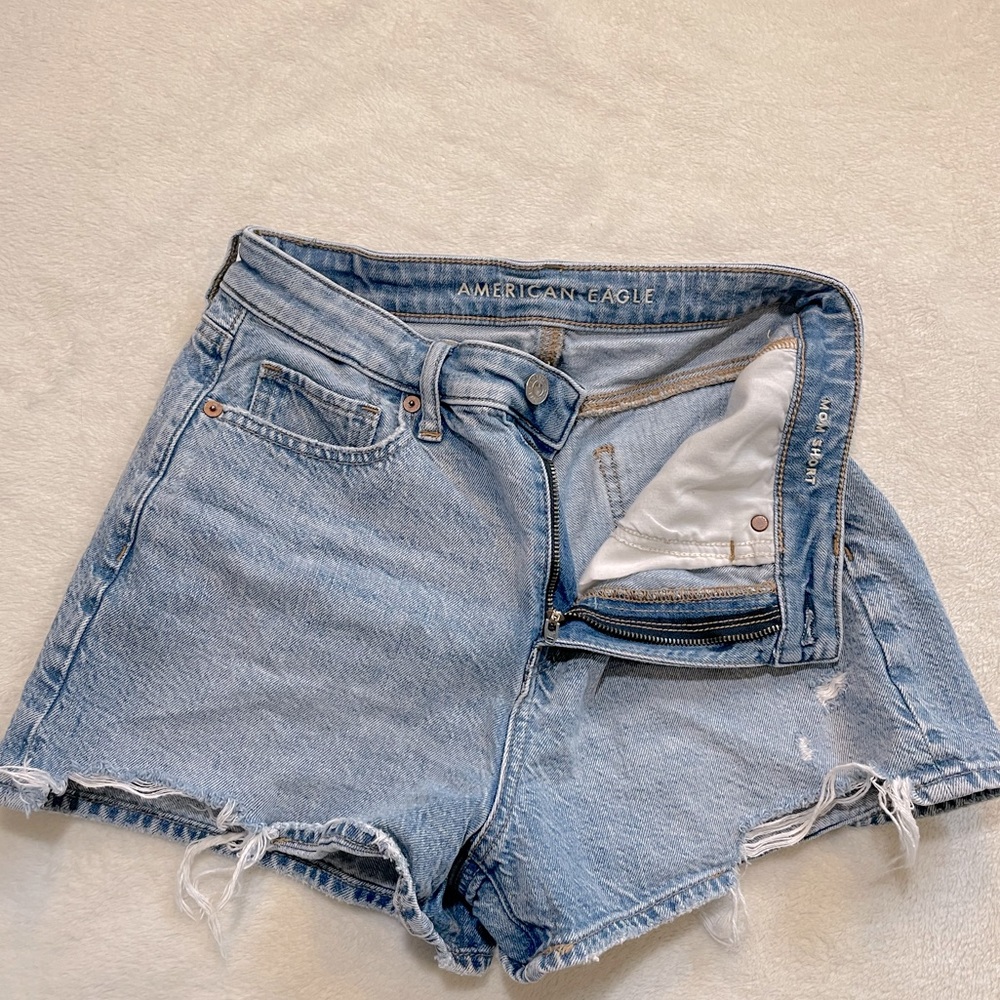 American Eagle Mom Shorts, Size 6 - Picture 3 of 3